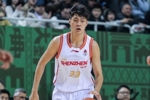 记者：王浩然的头部缝了3针 史密斯接受了核磁共振检查